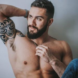 Meet your Posher, Adam